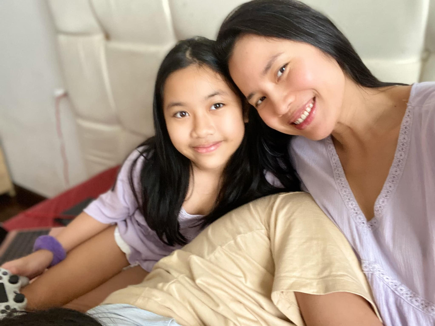 Á hậu Ngô Thuý Hà quây quần bên các con trong mùa dịch bệnh. Á hậu Ngô Thuý Hà quây quần bên các con trong mùa dịch bệnh.