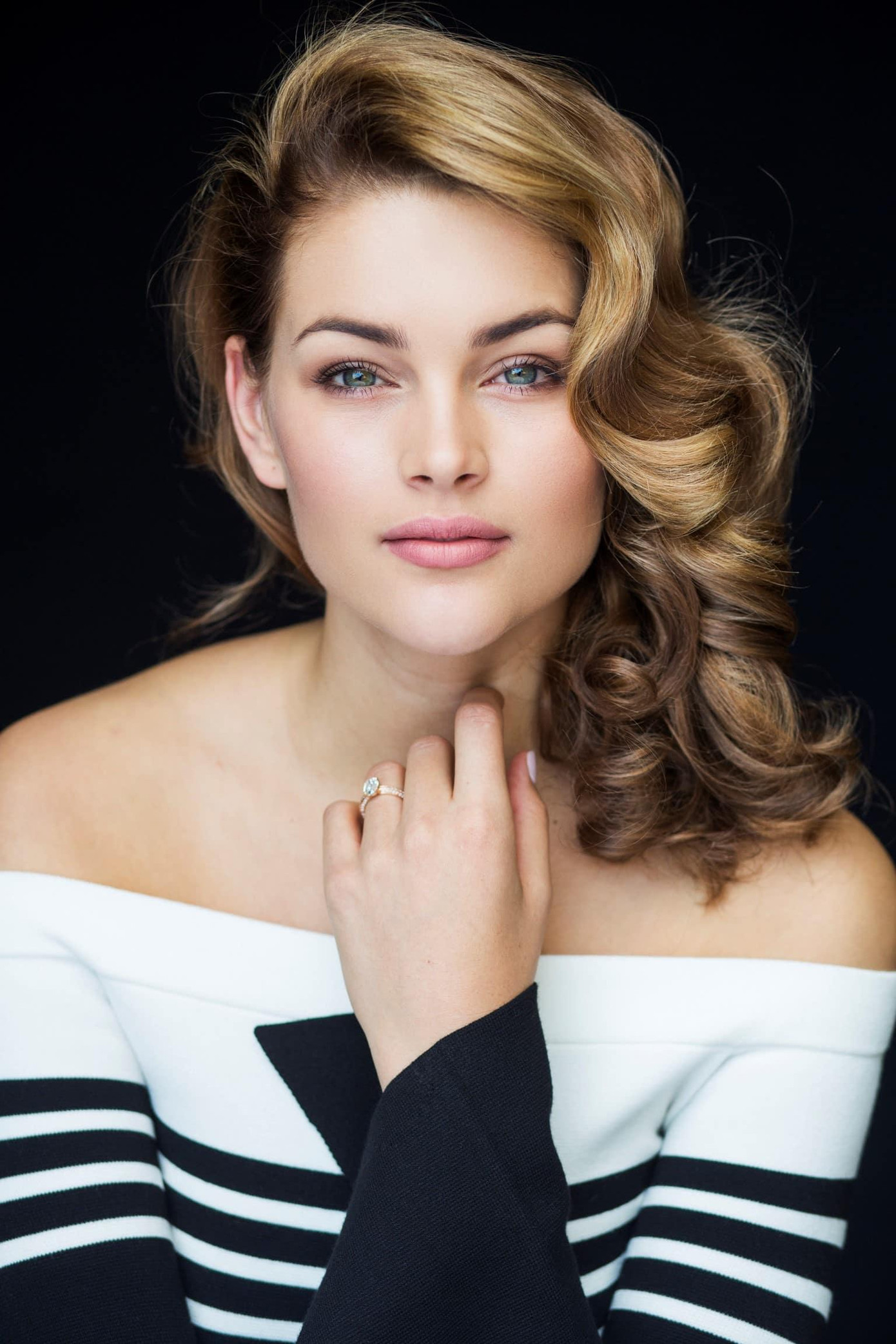 Nhờ nhan sắc nổi trội của mình mà Rolene Strauss đã được chuyên trang Globalbeauties bầu chọn là Hoa hậu đẹp nhất thế giới - Miss Grand Slam 2014. Đây cũng là lần đầu tiên Nam Phi đoạt danh hiệu Miss Grand Slam từ khi cuộc bình chọn được khởi xướng vào năm 1998.