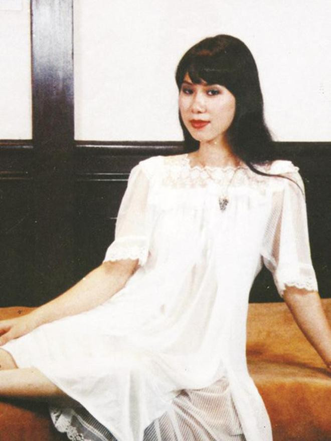 Nguyễn Minh Phương (quê Tuyên Quang), sinh năm 1970, cô sở hữu chiều cao 1m70 và các số đo 80-61-89. Minh Phương là Á khôi 1 các tỉnh phía Bắc trước khi giành ngôi vị Á hậu 2 tại cuộc thi HHVN 1992. Trong đêm chung kết HHVN 1992, cô còn giành giải phụ Người mặc trang phục tự chọn đẹp nhất.