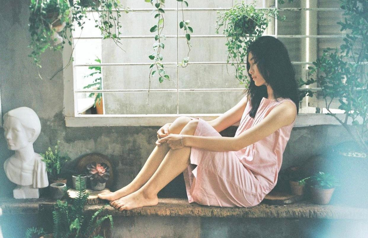 Vẻ đẹp trong veo tựa sương mai của Á hậu Phương Anh rất được lòng công chúng.