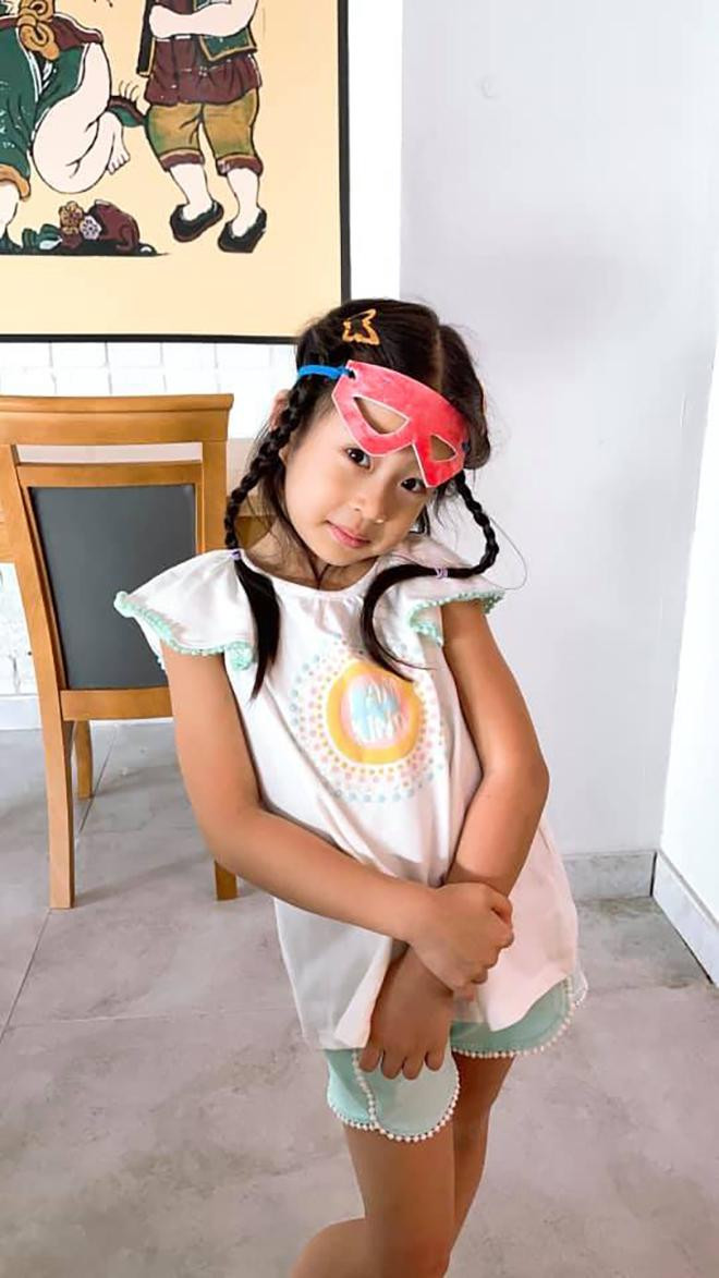 Á hậu Diễm Trang khoe ảnh con gái cực đáng yêu, dễ thương.