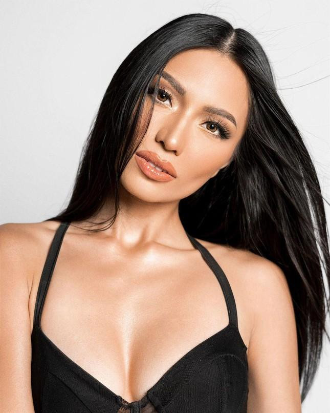 Người đẹp Samantha Alexandra Panlilio đã đăng quang ngôi vị Miss Grand Philippines 2021 trong đêm chung kết Binibining Pilipinas 2021 diễn ra hôm 12/7 và sẽ đại diện cho quốc gia tại cuộc thi Miss Grand International 2021 vào cuối năm nay tại Thái Lan.