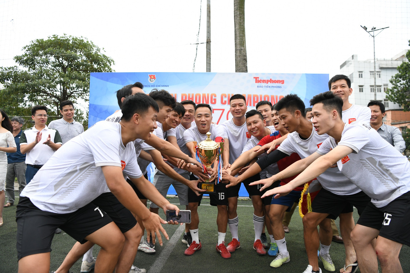 Những hình ảnh ấn tượng tại lễ trao giải. Những hình ảnh ấn tượng tại lễ trao giải.