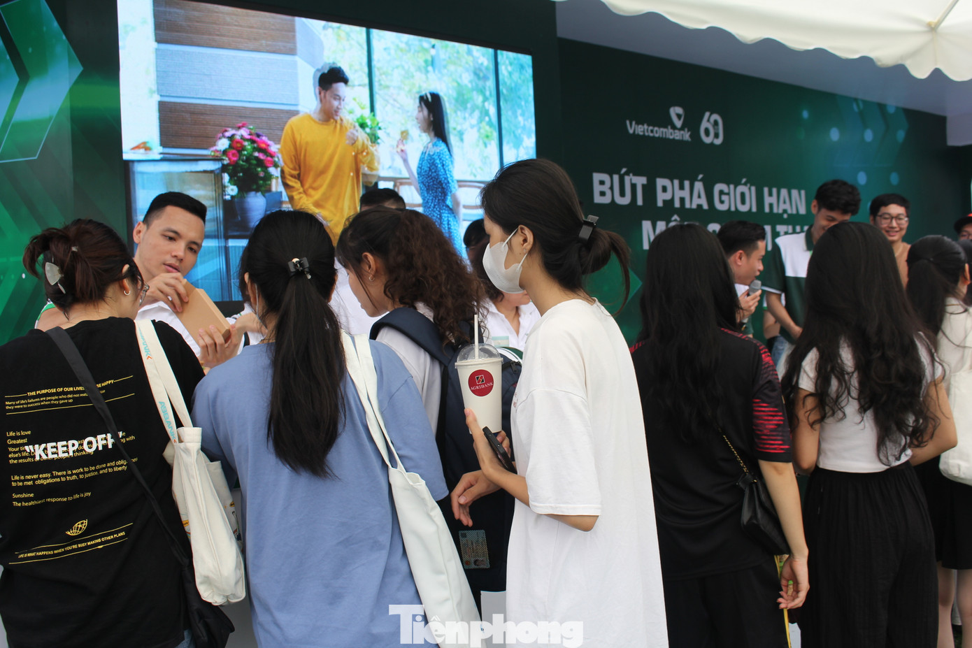 Trong đó, trò chơi “Đi chợ online” giúp người dùng trải nghiệm được các công nghệ thanh toán mới nhất vô cùng tiện dụng.