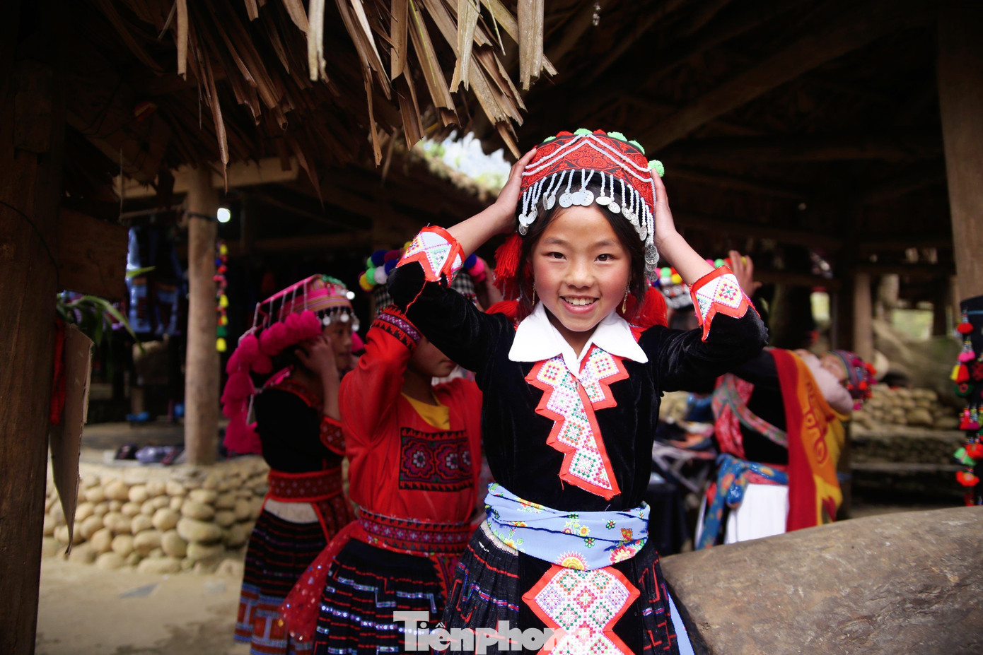 Chợ phiên Sin Suối Hồ được mệnh danh là một trong những phiên chợ an toàn nhất vì bản không nghiện hút, không uống rượu, không trộm cắp, không xả rác...