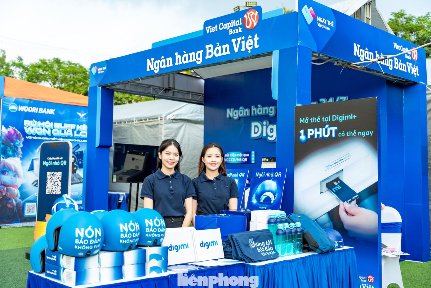 Đồng hành cùng sự kiện Ngày Thẻ Việt Nam 2023 - Sóng Festival, ngân hàng Bản Việt (BVBank) trang trí gian hàng mang tên “Ngôi nhà QR”.