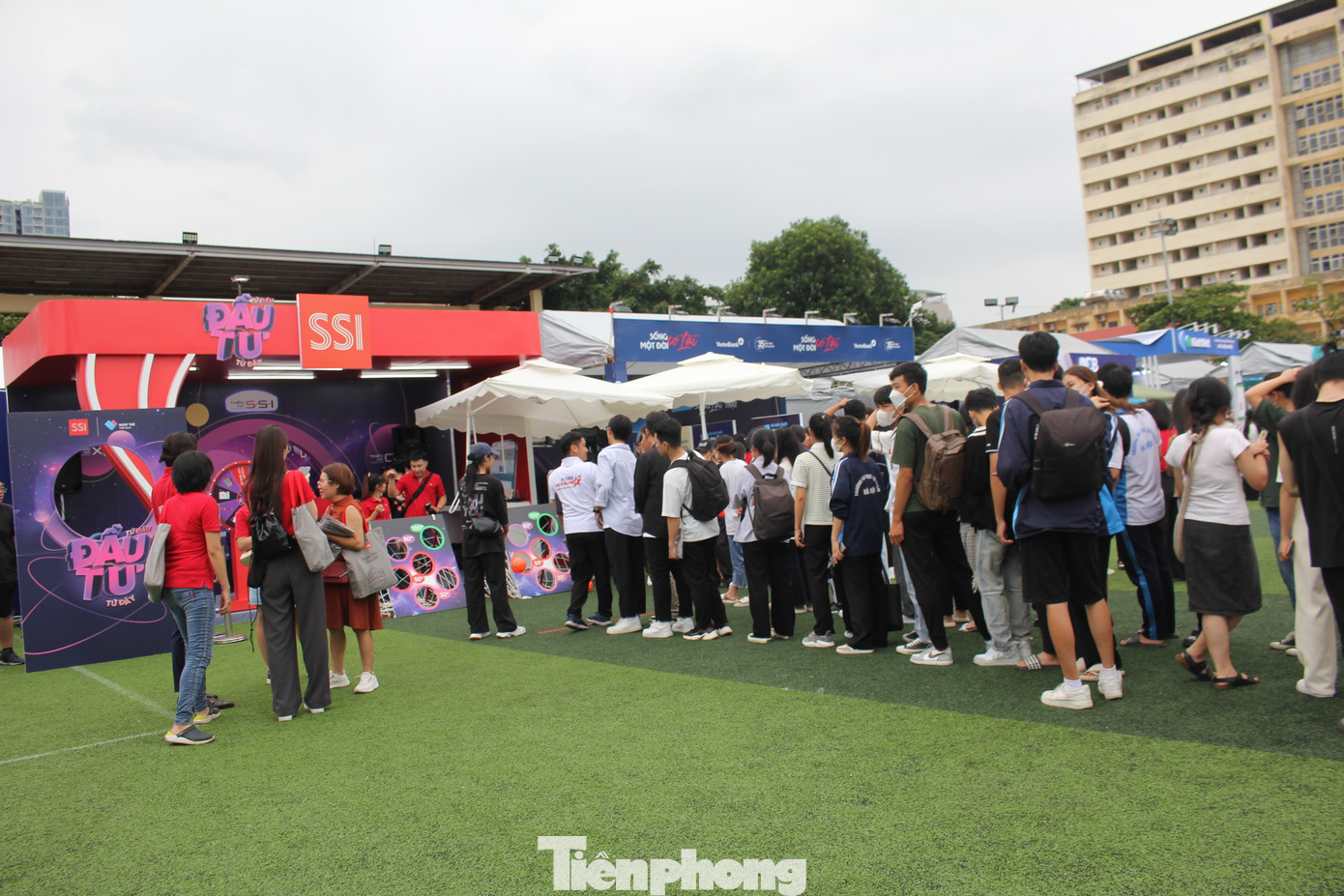 Đây là năm thứ 3 Chứng khoán SSI đồng hành cùng Ngày Thẻ Việt Nam 2023 - Sóng Festival trên cương vị Nhà tài trợ Bạc với slogan "Chạm tay có ngay tài khoản". Đây là năm thứ 3 Chứng khoán SSI đồng hành cùng Ngày Thẻ Việt Nam 2023 - Sóng Festival trên cương vị Nhà tài trợ Bạc với slogan "Chạm tay có ngay tài khoản".