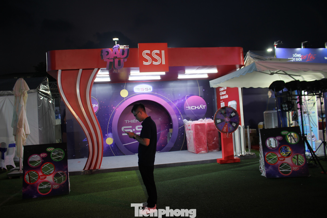 Gian hàng của SSI tại Ngày thẻ Việt Nam 2023 - Sóng Festival hứa hẹn mang đến những trải nghiệm thú vị. Gian hàng của SSI tại Ngày thẻ Việt Nam 2023 - Sóng Festival hứa hẹn mang đến những trải nghiệm thú vị.