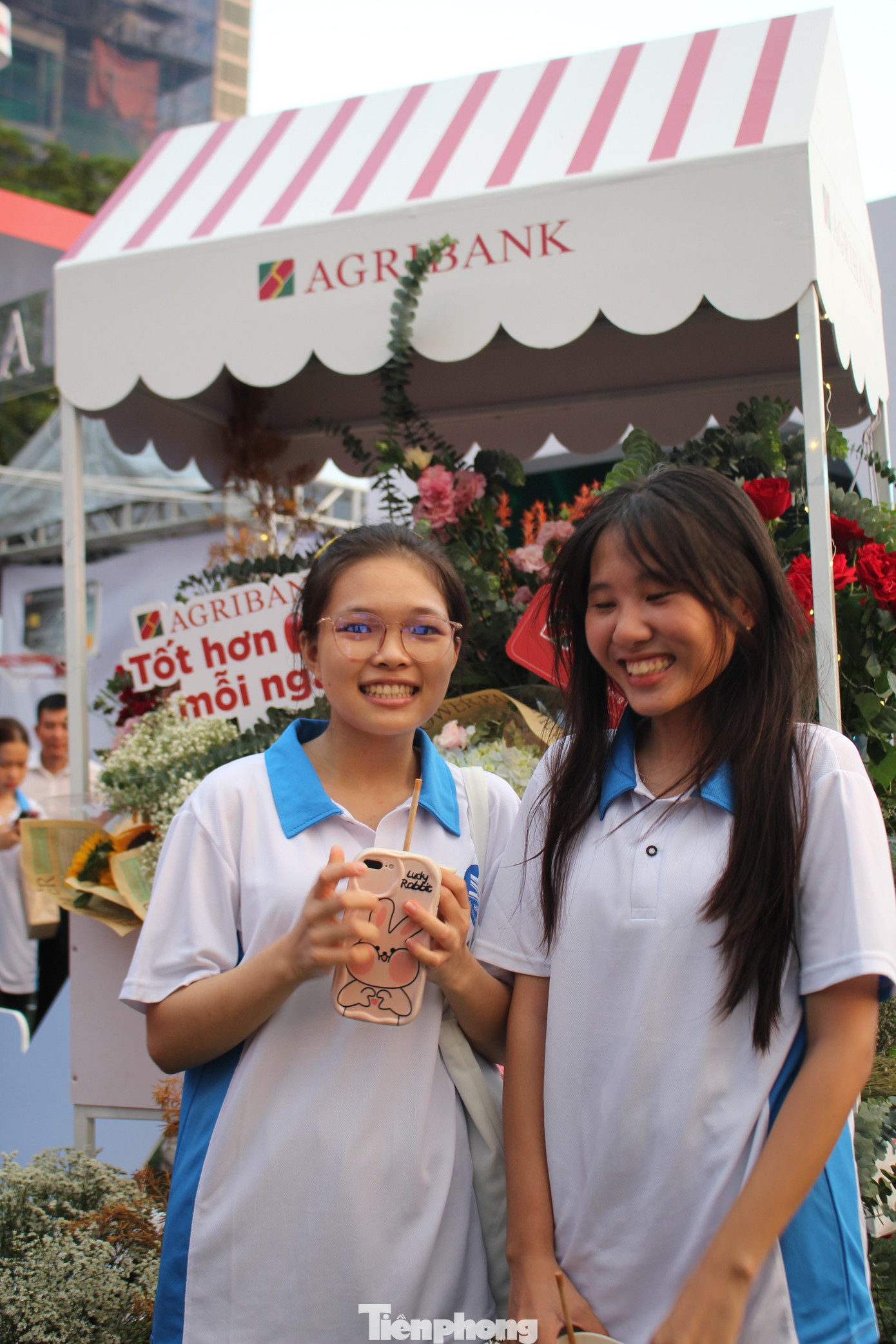 Những hình ảnh ấn tượng khác tại sự kiện khai mạc Ngày thẻ Việt Nam 2023 - Sóng Festival. Những hình ảnh ấn tượng khác tại sự kiện khai mạc Ngày thẻ Việt Nam 2023 - Sóng Festival.