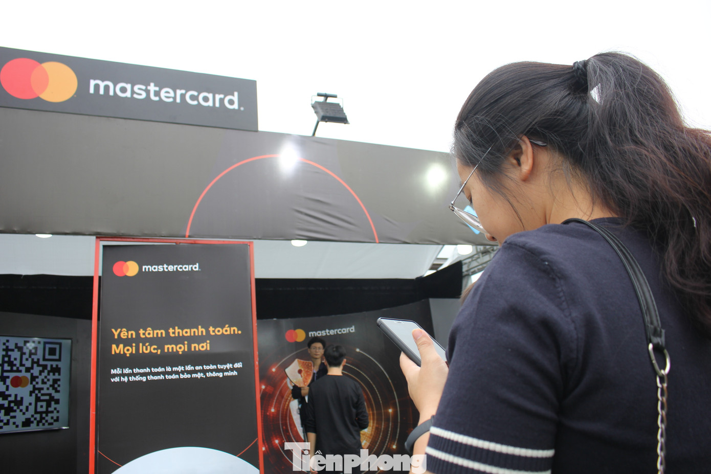 Là một trong những đơn vị gắn bó với Ngày Thẻ Việt Nam 2023 - Sóng Festival, đến với sự kiện năm nay, gian hàng của Mastercard mang thông điệp “Yên tâm thanh toán, mọi lúc mọi nơi”.