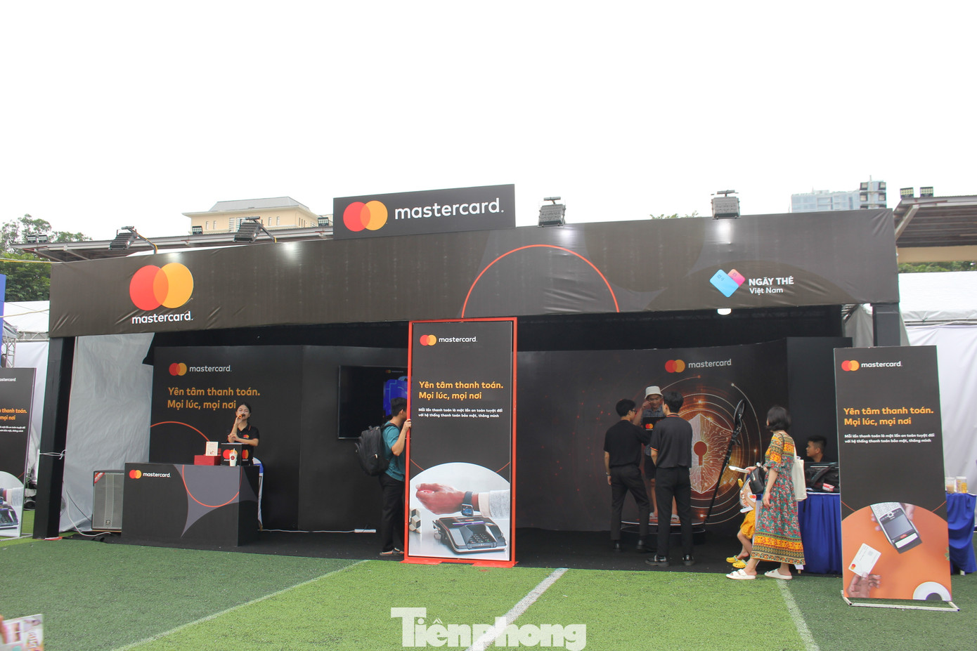 Là một trong những đơn vị gắn bó với Ngày Thẻ Việt Nam 2023 - Sóng Festival, đến với sự kiện năm nay, gian hàng của Mastercard mang thông điệp “Yên tâm thanh toán, mọi lúc mọi nơi”.
