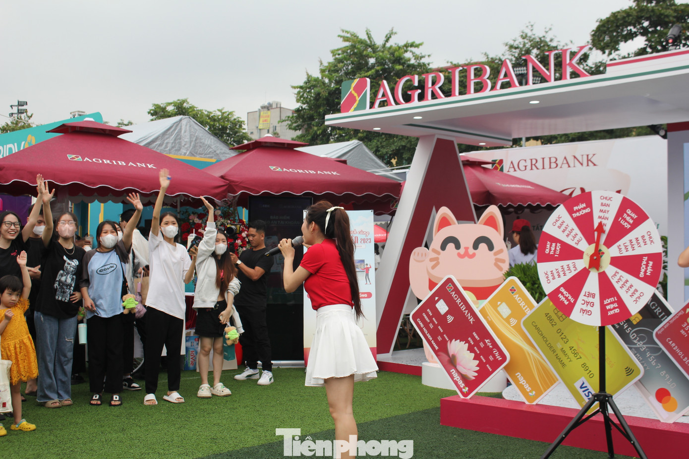 Các nỗ lực trong việc đổi mới của Agribank đã mang đến nhiều lựa chọn thanh toán, trải nghiệm tốt hơn cho khách hàng, tiếp tục khẳng định mục tiêu phát triển các sản phẩm dịch vụ thanh toán hiện đại, xóa nhòa khoảng cách nông thôn, thành thị trong sử dụng các dịch vụ tài chính, góp phần đẩy mạnh thanh toán không dùng tiền mặt.