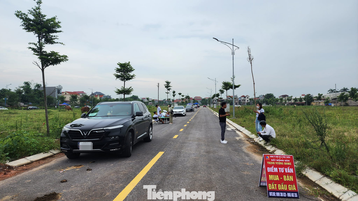 Đất nền và đất dự án tại hai thị trường là Hà Nội và TP HCM có mức độ quan tâm tăng mạnh hơn cả chung cư. Đất nền và đất dự án tại hai thị trường là Hà Nội và TP HCM có mức độ quan tâm tăng mạnh hơn cả chung cư.