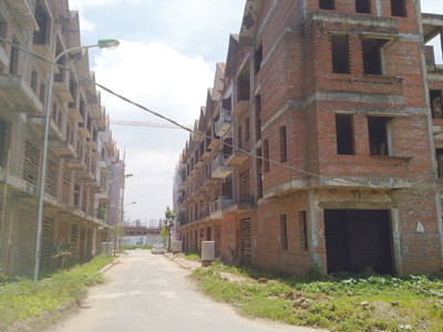 Tại khu đô thị Mỗ Lao - Hà Nội, nhiều tuyến vỉa hè, hạ tầng bị bỏ quên nhiều năm Ảnh: Minh Tuấn