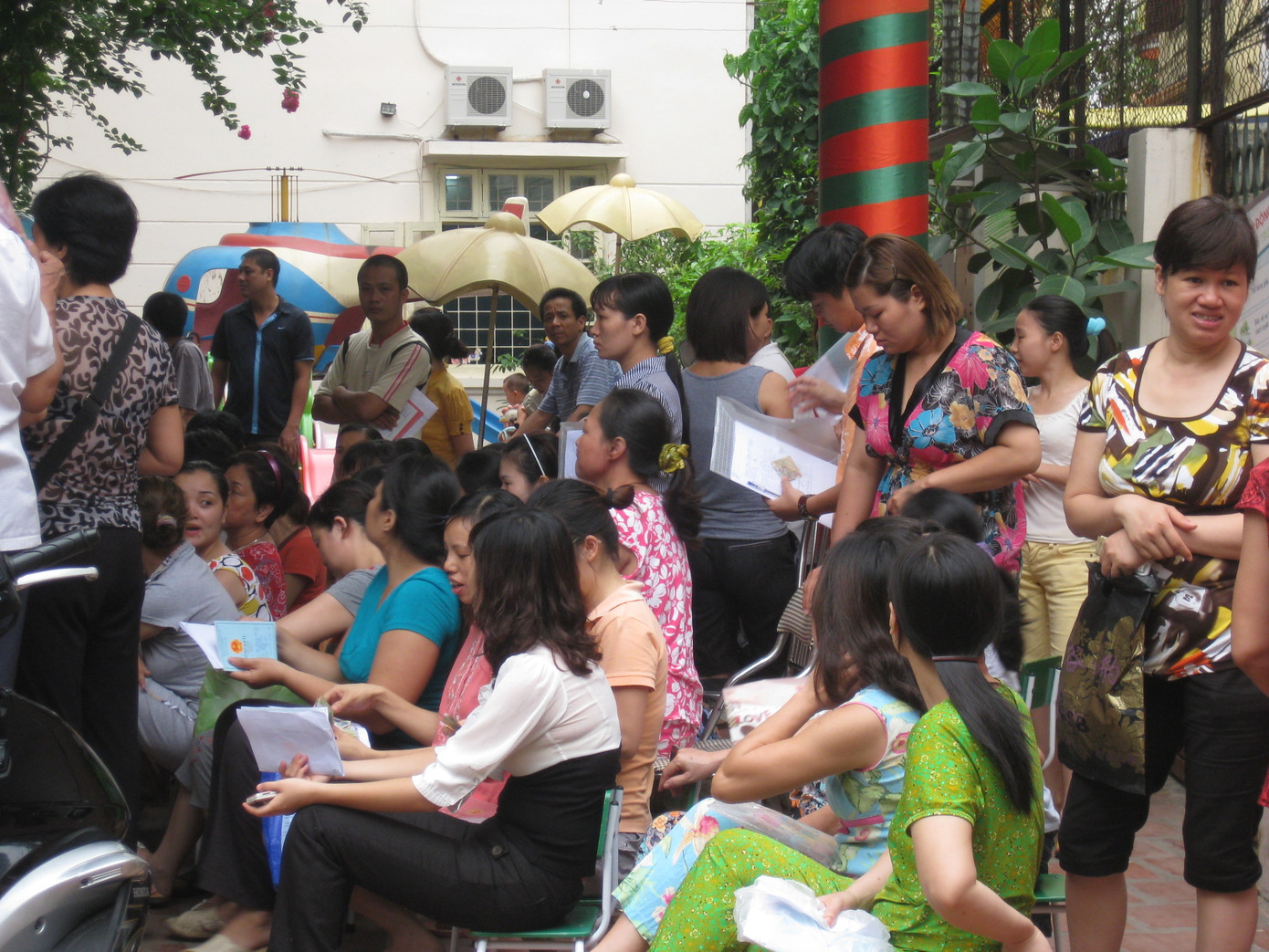 Đứng ngồi không yên