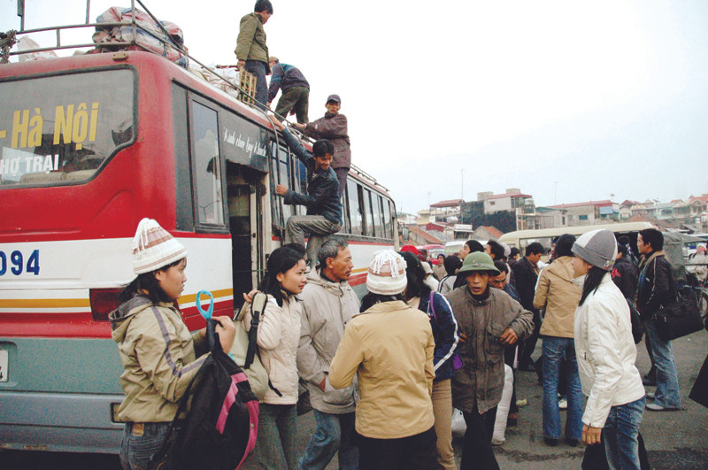 Hôm qua nhiều doanh nghiệp vận tải đã công bố mức giá mới. Ảnh: Hồng Vĩnh