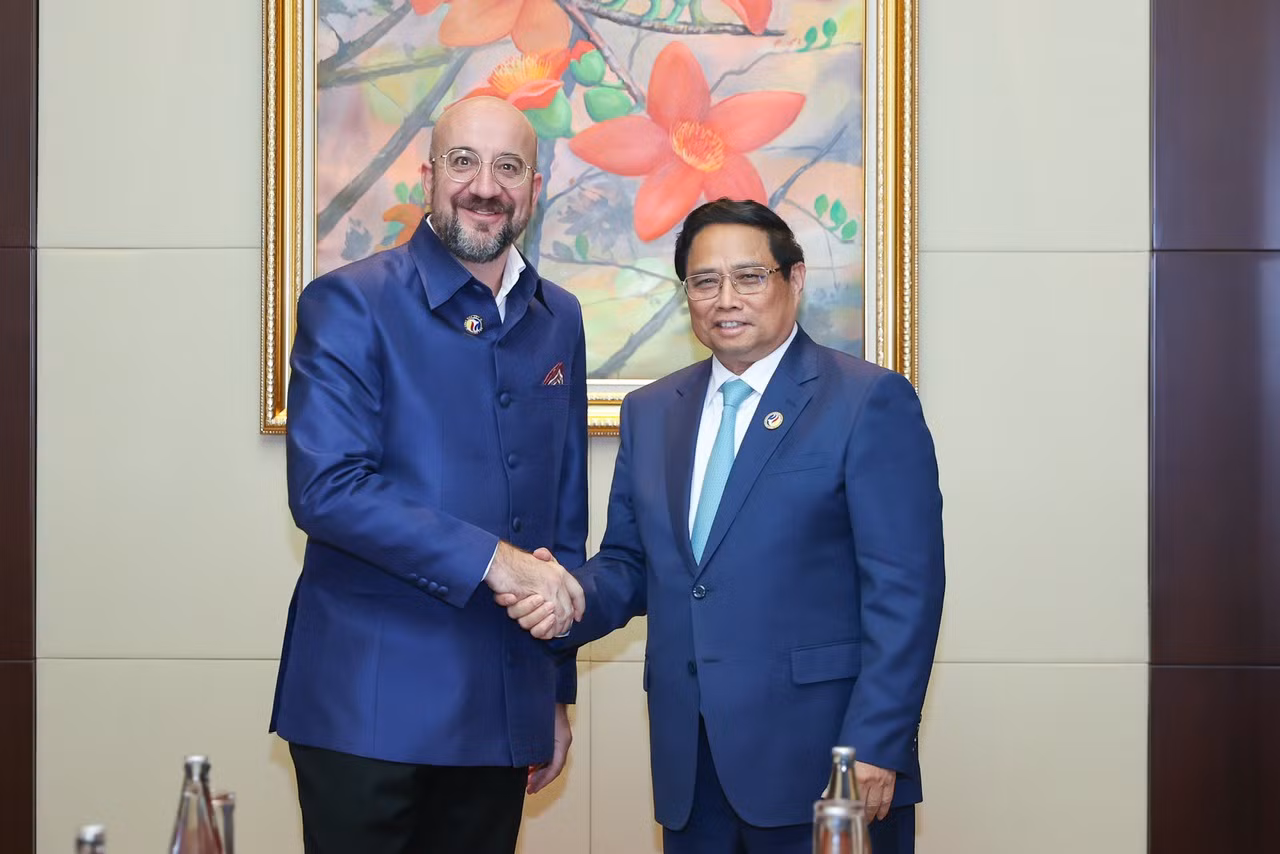 Thủ tướng Phạm Minh CHính và Chủ tịch Hội đồng Châu Âu Charles Michel. Ảnh: Nhật Bắc