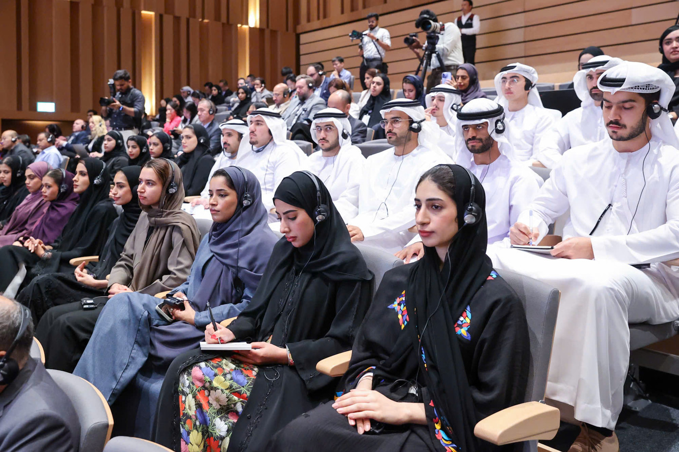 Các sinh viên, chuyên gia tại Học viện Ngoại giao Anwar Gargash. Các sinh viên, chuyên gia tại Học viện Ngoại giao Anwar Gargash.