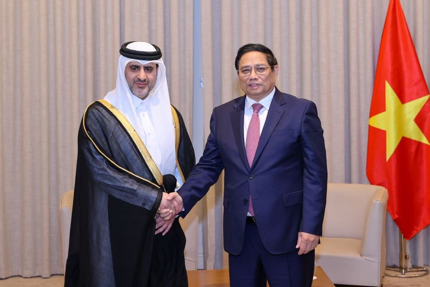 Thủ tướng Phạm Minh Chính tiếp ông Sheikh Bandar Al Thani, Chủ tịch Cơ quan Đầu tư Qatar. Thủ tướng Phạm Minh Chính tiếp ông Sheikh Bandar Al Thani, Chủ tịch Cơ quan Đầu tư Qatar.