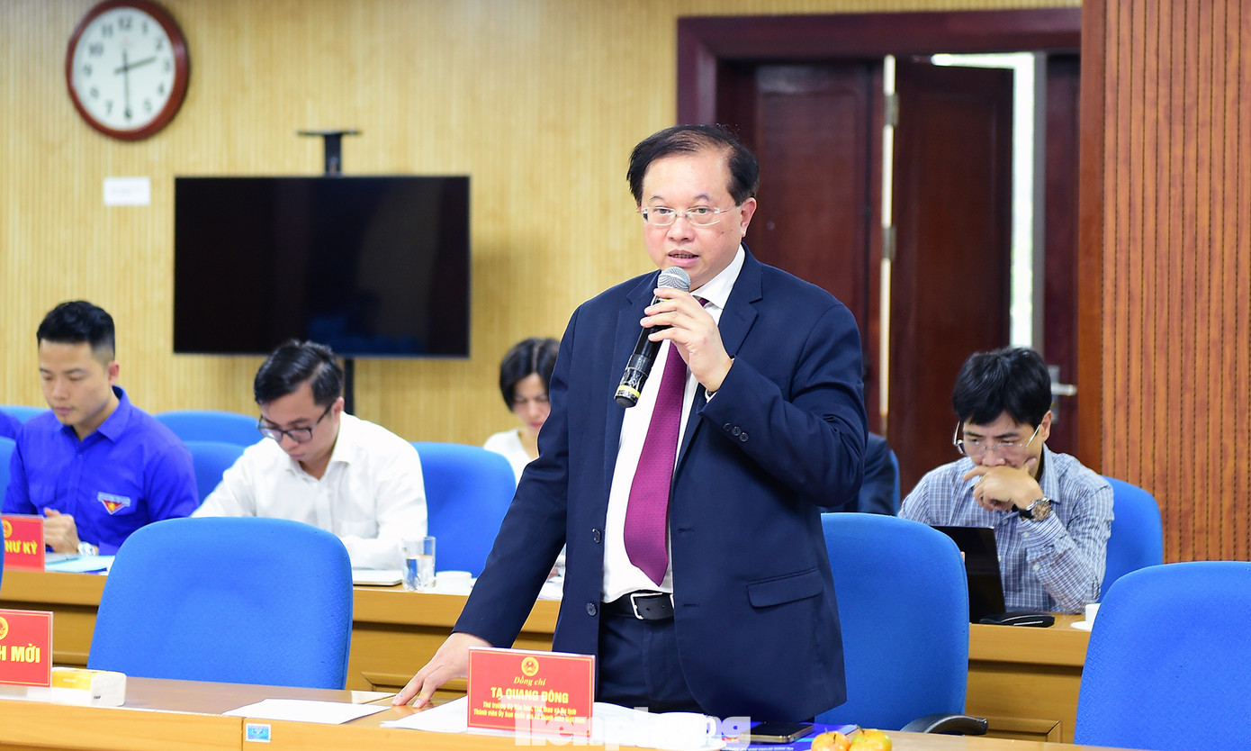 Các đại biểu đóng góp ý kiến, kiến nghị tại hội nghị. Ảnh: Xuân Tùng