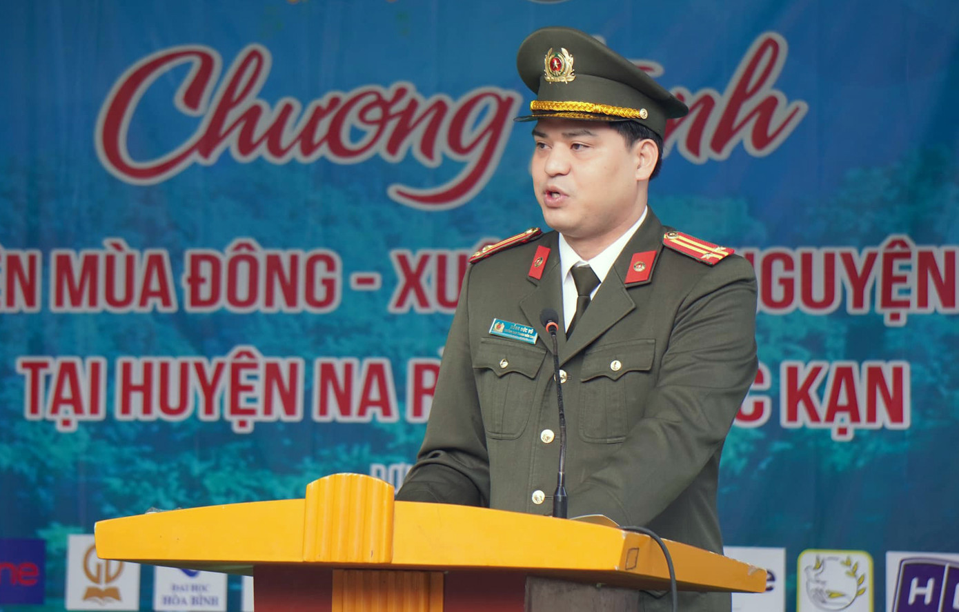 Trưởng Ban Thanh niên CAND Đồng Đức Vũ phát biểu khai mạc chương trình. Ảnh: BTC