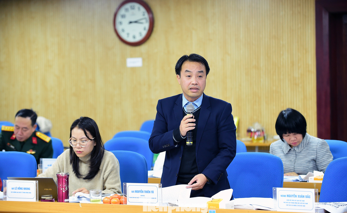 Các thành viên đã tập trung trí tuệ phân tích cụ thể, chi tiết từng hồ sơ, thành tích của các đề cử ở các lĩnh vực để tìm ra gương mặt tiêu biểu nhất.