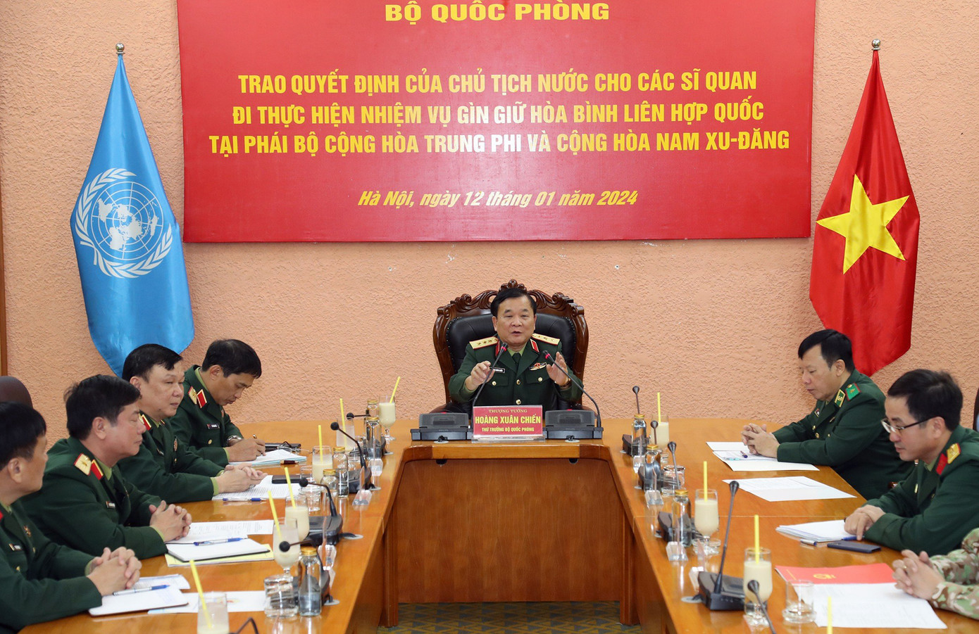 Thượng tướng Hoàng Xuân Chiến chủ trì buổi lễ.