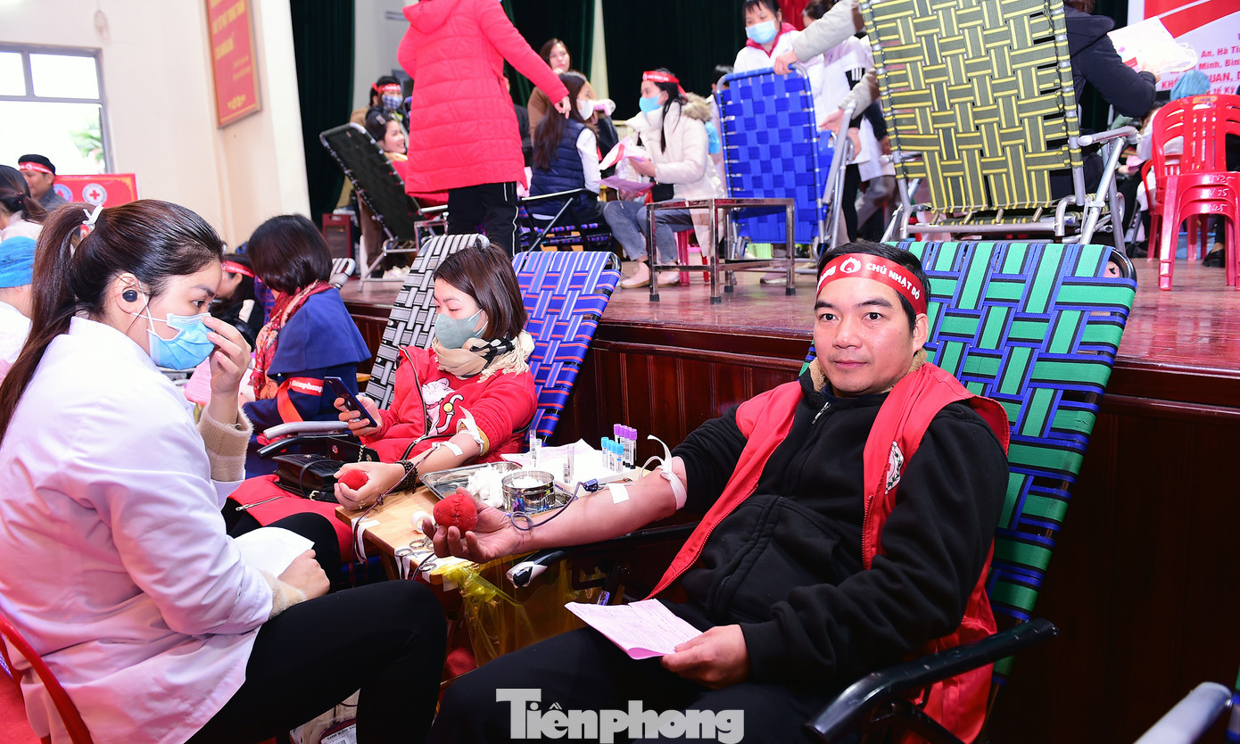 Anh Bùi Minh Duẩn hiến máu tại chương trình. Ảnh: Xuân Tùng Anh Bùi Minh Duẩn hiến máu tại chương trình. Ảnh: Xuân Tùng