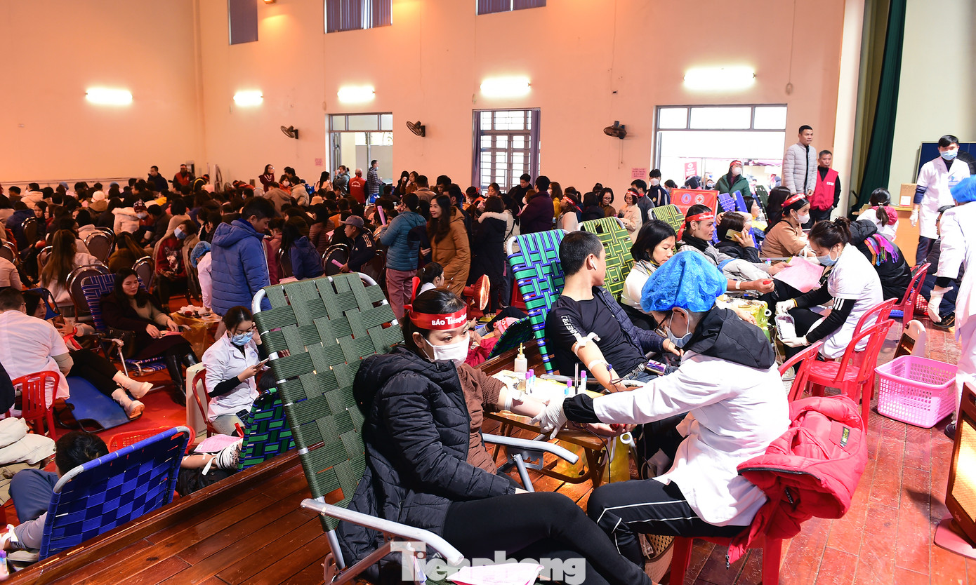 Đông đảo người dân tham gia hiến máu trong chương trình Chủ Nhật Đỏ. Ảnh: Xuân Tùng Đông đảo người dân tham gia hiến máu trong chương trình Chủ Nhật Đỏ. Ảnh: Xuân Tùng