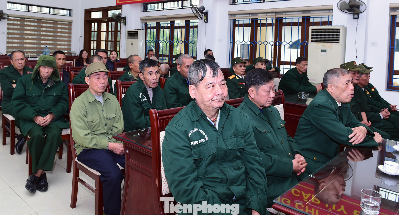 Các thương binh điều dưỡng tại Trung tâm tham dự chương trình. Ảnh: Xuân Tùng