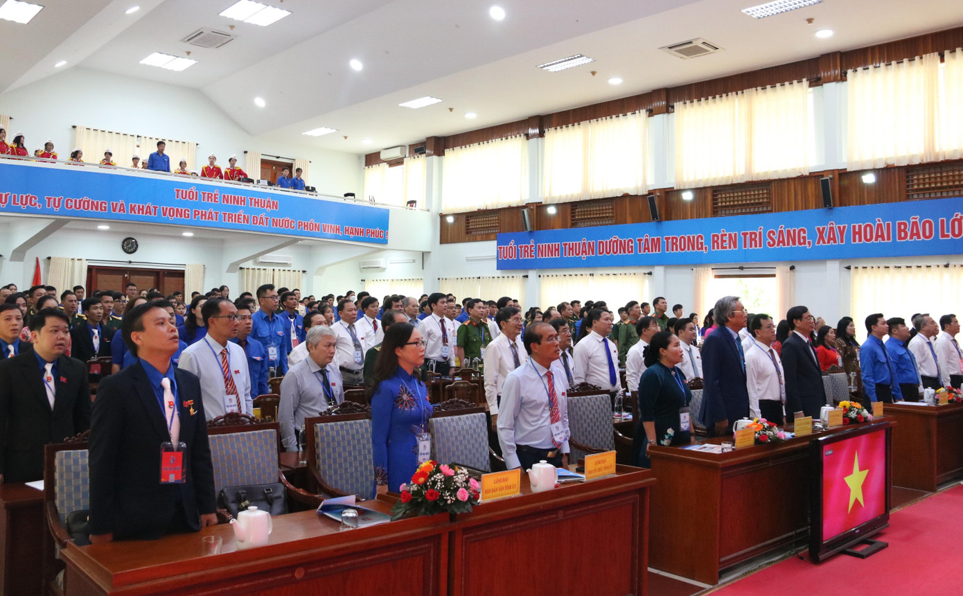 Đại biểu lãnh đạo UBND tỉnh, Tỉnh uỷ Ninh Thuận và Trung ương Đoàn dự Đại hội. Ảnh C.H