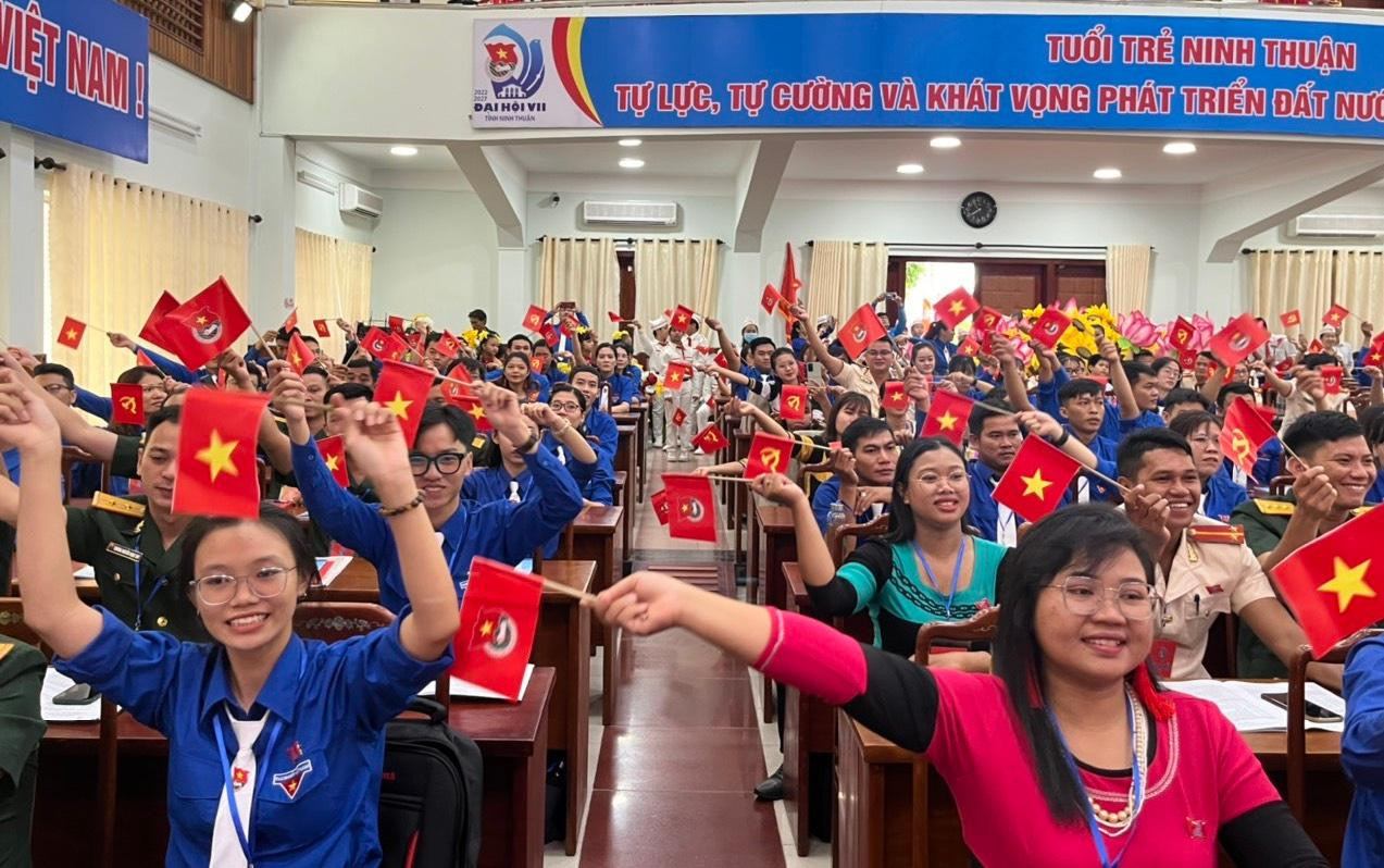 Đại biểu các Huyện Đoàn trong tỉnh dự Đại hội. Ảnh C.H