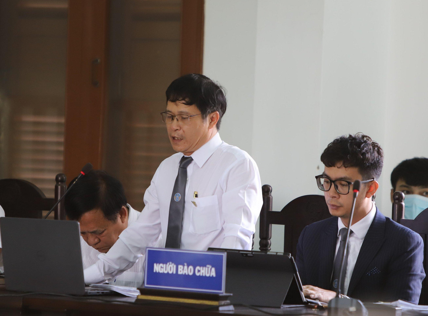 Luật sư Đàm Quốc Chính (Đoàn Luật sư Hà Nội) tranh tụng tại toà. Ảnh L.H Luật sư Đàm Quốc Chính (Đoàn Luật sư Hà Nội) tranh tụng tại toà. Ảnh L.H