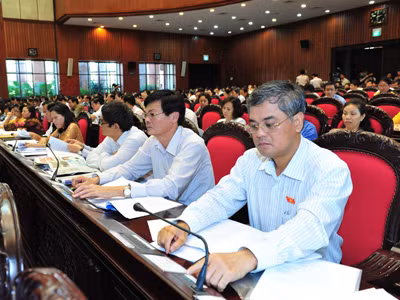 Đại biểu Quốc hội thông qua nghị quyết bỏ phiếu tín nhiệm