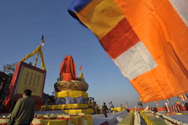 những công đoạn gấp rút chuẩn bị cho lễ khai quang Yên vị