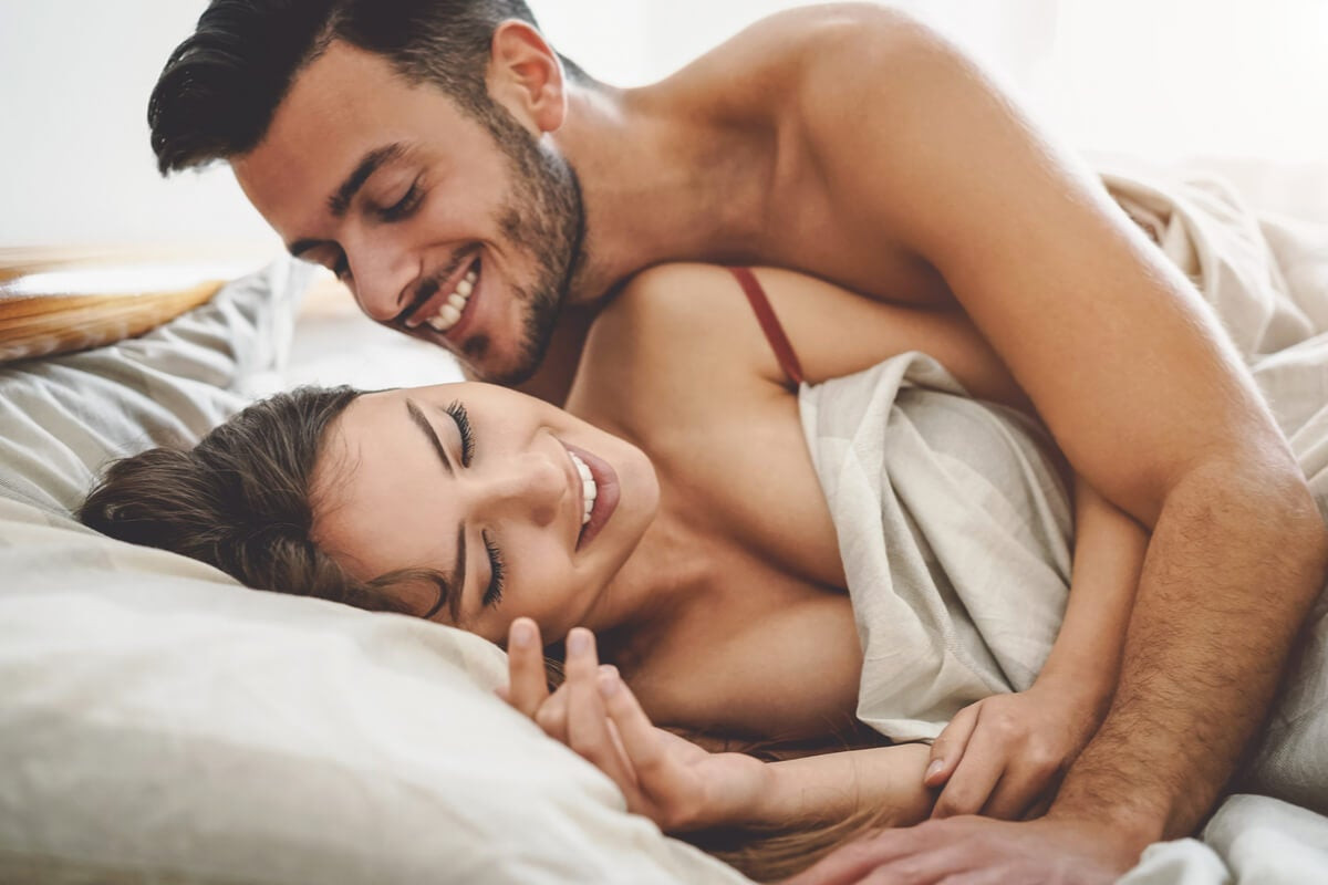 Sex sáng sớm củng cố tình cảm vợ chồng.