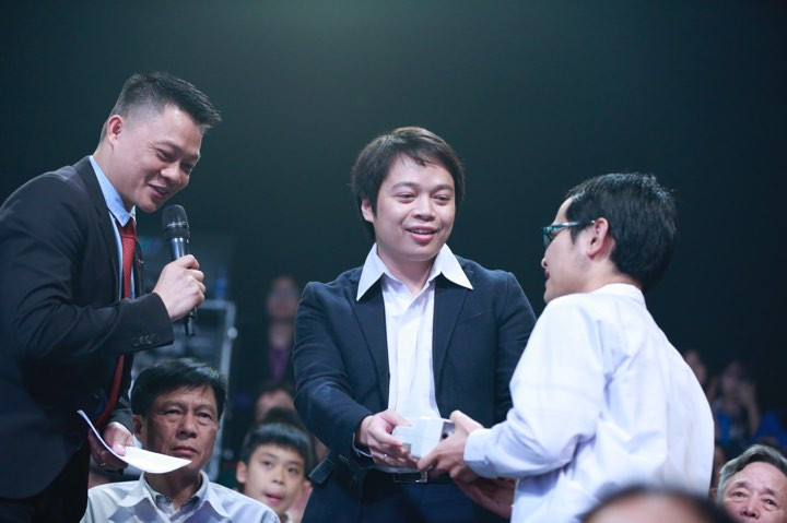 Thủ tướng trao giải thưởng Gương mặt trẻ Việt Nam tiêu biểu năm 2017 ảnh 16