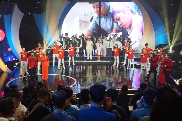 Thủ tướng trao giải thưởng Gương mặt trẻ Việt Nam tiêu biểu năm 2017 ảnh 11