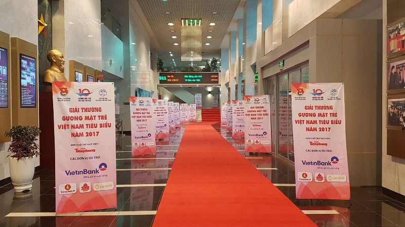 Thủ tướng trao giải thưởng Gương mặt trẻ Việt Nam tiêu biểu năm 2017 ảnh 42