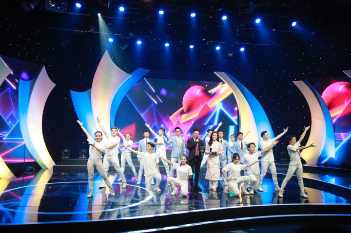 Thủ tướng trao giải thưởng Gương mặt trẻ Việt Nam tiêu biểu năm 2017 ảnh 34