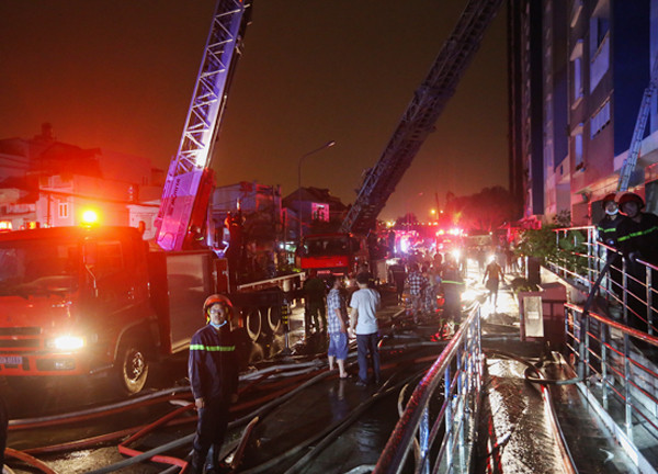 Cháy chung cư cao cấp ở Sài Gòn, gần 30 người thương vong ảnh 1