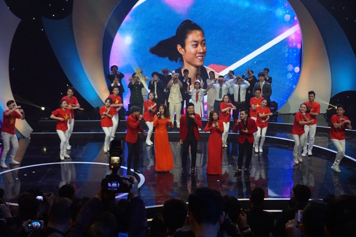 Thủ tướng trao giải thưởng Gương mặt trẻ Việt Nam tiêu biểu năm 2017 ảnh 14