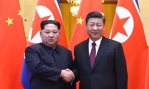 Chủ tịch Kim Jong-un đến Trung Quốc, hội đàm với Chủ tịch Tập Cận Bình ảnh 1