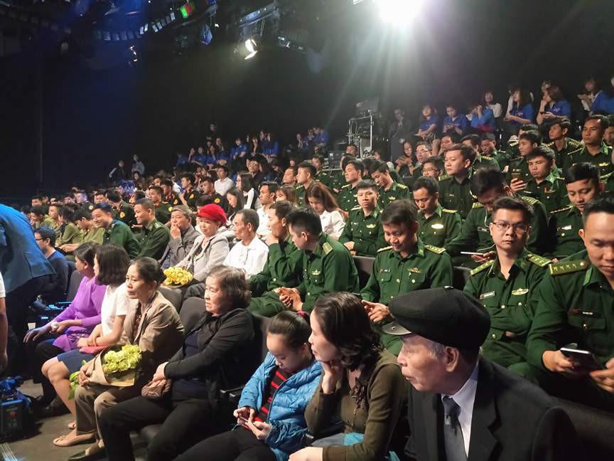 Thủ tướng trao giải thưởng Gương mặt trẻ Việt Nam tiêu biểu năm 2017 ảnh 40