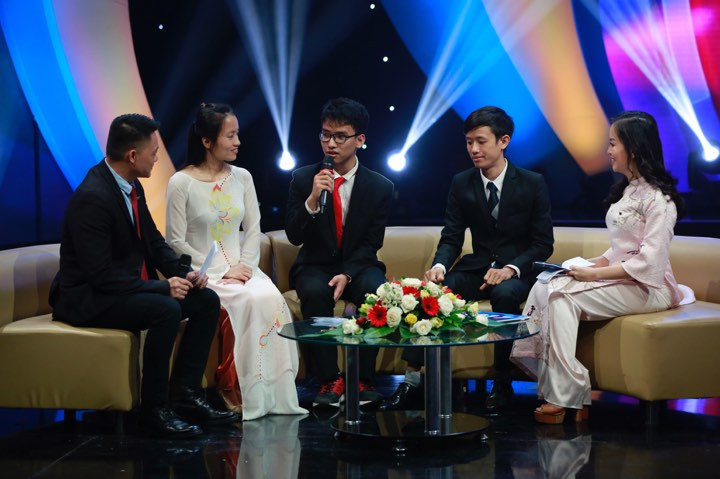 Thủ tướng trao giải thưởng Gương mặt trẻ Việt Nam tiêu biểu năm 2017 ảnh 22