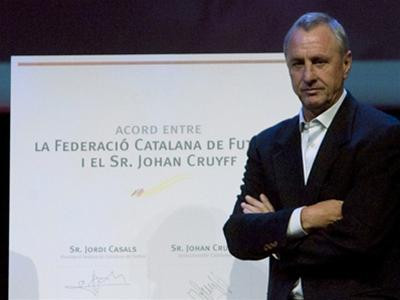 Johan Cruyff cho rằng Barcelona chơi hay hơn Real "một ngàn lần". Ảnh Getty Images Johan Cruyff cho rằng Barcelona chơi hay hơn Real "một ngàn lần". Ảnh Getty Images