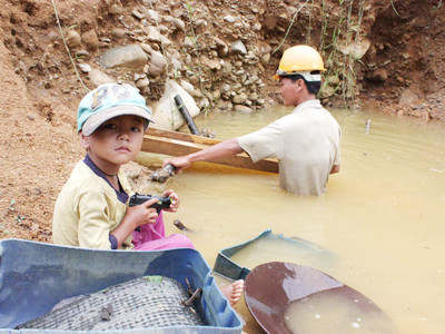 Cậu bé Hồ Văn Phin - tương lai là một phu vàng 