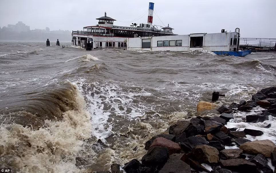 Siêu bão Sandy quét qua New Jersey gây thiệt hại nặng nề