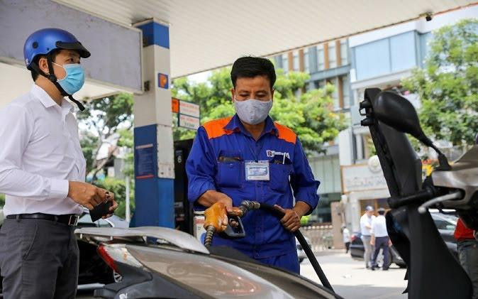 Các doanh nghiệp xăng dầu kêu lỗ nặng, khó khăn trong nhập hàng (Ảnh: Duy Quang). Các doanh nghiệp xăng dầu kêu lỗ nặng, khó khăn trong nhập hàng (Ảnh: Duy Quang).