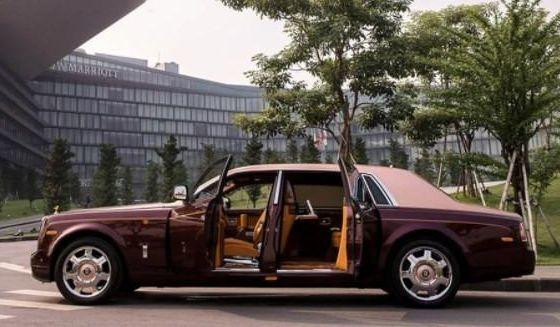 Chiếc siêu xe Rolls-Royce Ghost. Chiếc siêu xe Rolls-Royce Ghost.